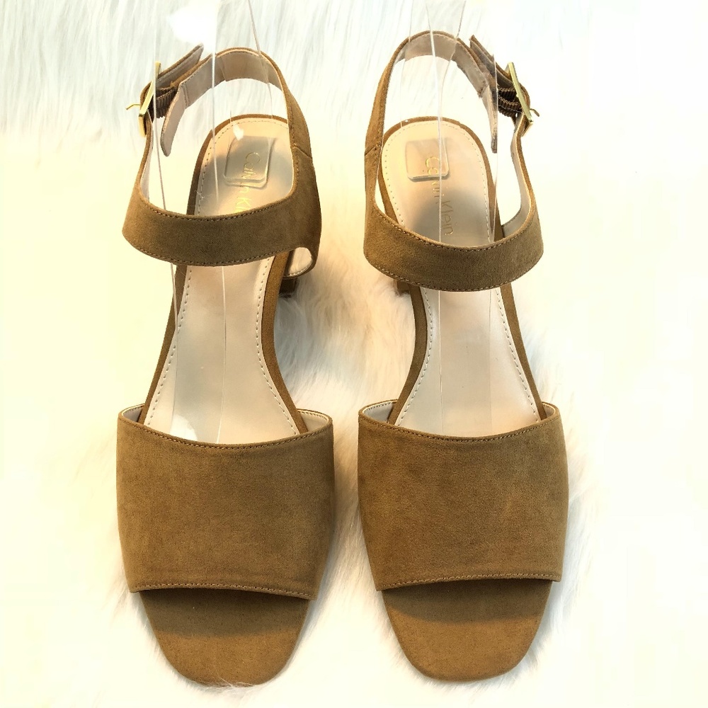 🆕Calvin Klein Charmain Tan Mini Block Heels 9
